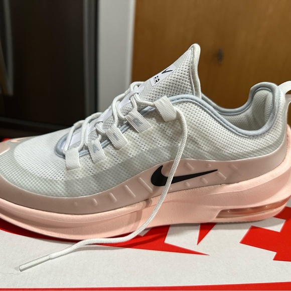 WMNS AIR MAX AXIS 'WASHED CORAL AURA'. Warn only once. Great Condition - Picture 2 of 14